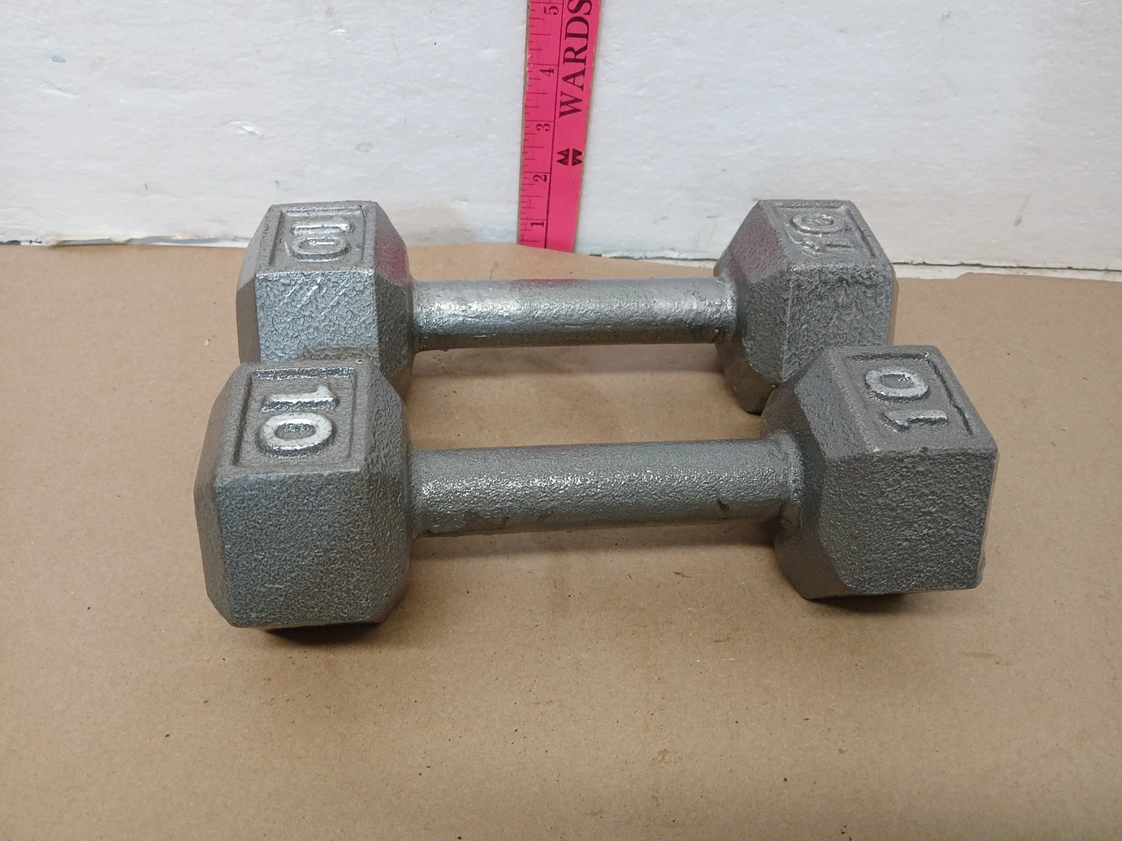 Vintage Pair 10 LB Hex Dumbbells Cast Iron Gray Silver Hand Weights 20 Lbs Total