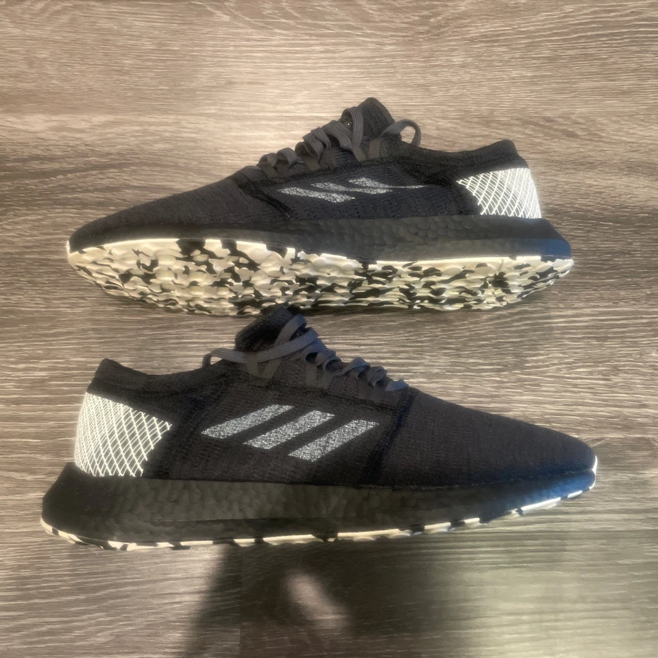 Adidas Pureboost Go Talla 10.5 Negro Zapatos para Correr Tenis para Hombres Foto 3 de 4