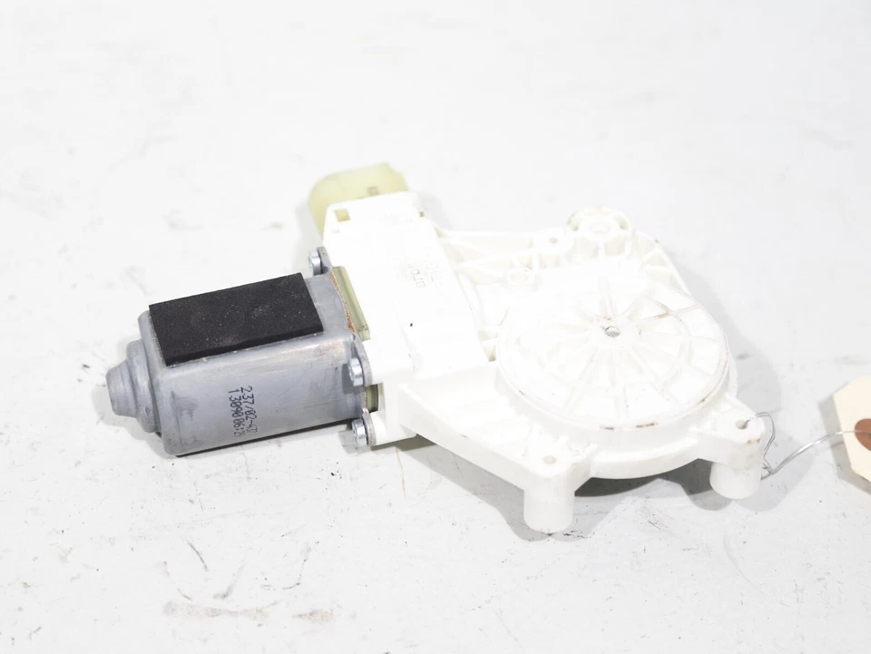 Motor ventana trasera derecha BMW 528i 535i 550i F10 F11 11-16 7248172 / 7271564 OEM Foto 2 de 4