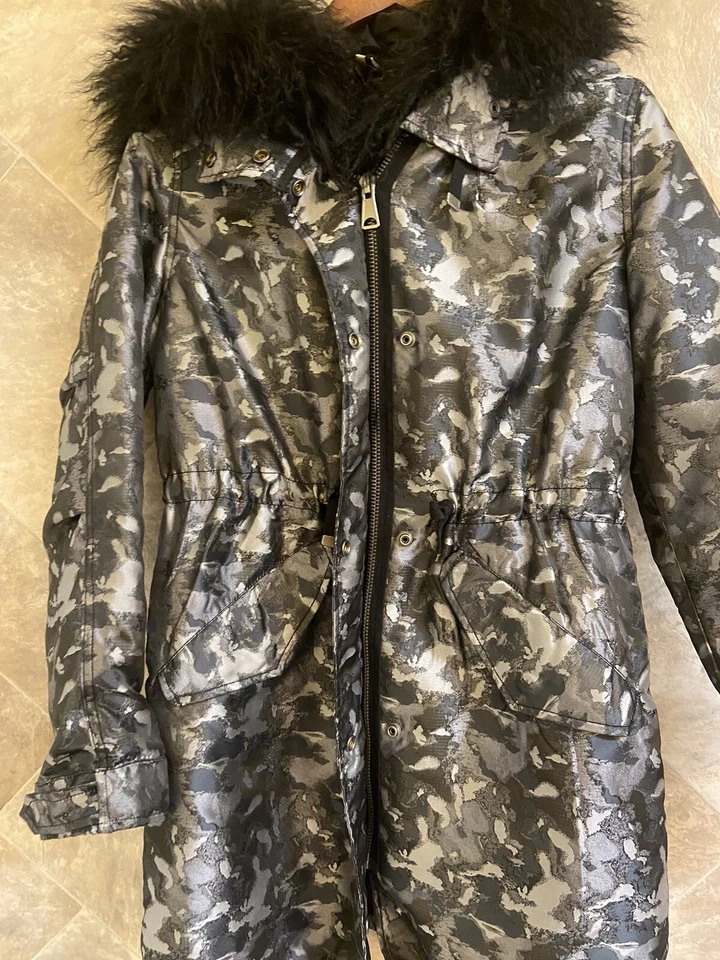 Casaco feminino Top Shop 4 preto e prata removível pele sintética com capuz - Imagem 4 de 4