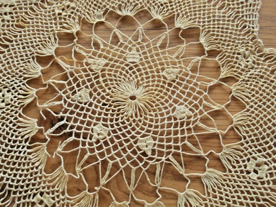 Linge ancien Napperon au crochet TRES  amidonné  ( 44 x 45 cms  ) - Photo 3/3