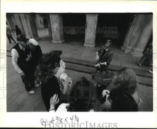 1989 Press Photo New Orleans-Rick Todd puts on a magic show in Jackson Square