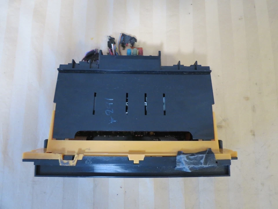 95 1995 Lincoln Town Car AC Climate Control P1F5VH-19C933-AF P15VF-18C612-AF - Image 4 of 4