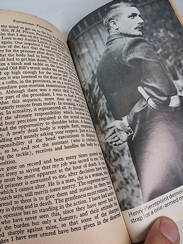 Executioner Pierrepoint 1977 Paperback Book Coronet Vintage Good Condition - Picture 7 of 7