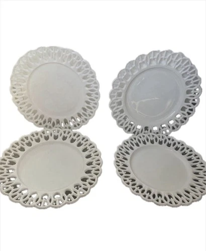 WESTMORELAND MILK-GLASS PLATE WITH DECORATIVE WICKER EDGING Set Of 4 (O)