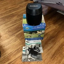 PetSafe Stay & Play Wireless Fence Transmitter Base RFA-608 No Collar