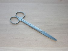 Chirurgische Schere 14,5cm gerade spitz / stumpf Instrumenten- / Pr&auml;parierschere
