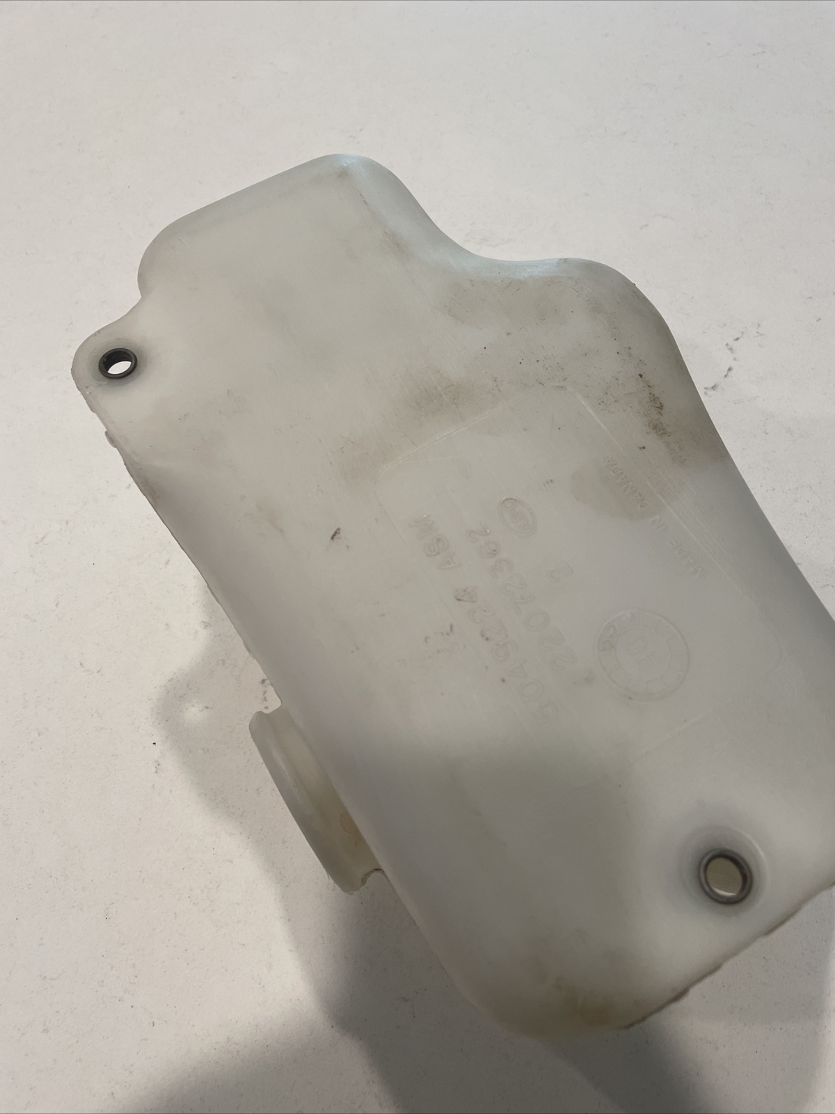 New GM 22072762/22127587 Windshield Washer Reservoir 85-94 S10 91 