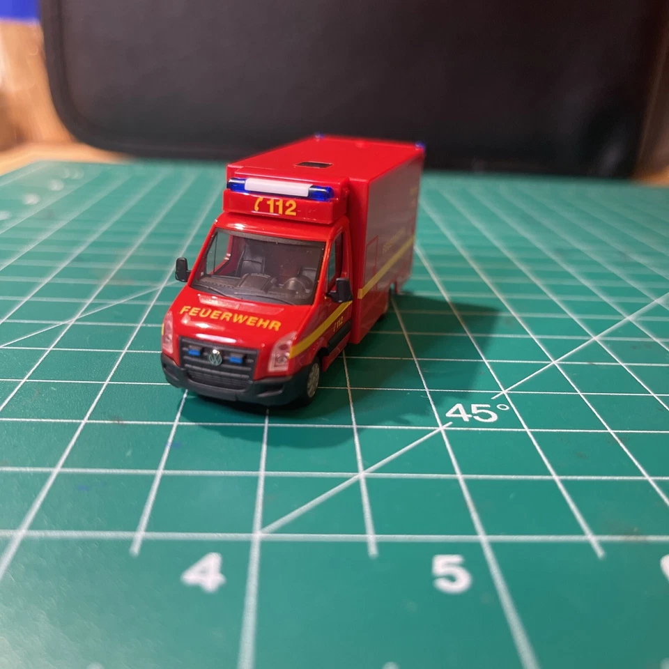 Ambulancia alemana Volkswagen Herpa escala HO 1:87 Foto 2 de 4