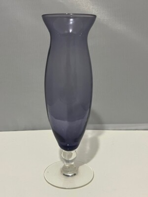 Elegant VINTAGE AMETHYST Purple GLASS BUD VASE 7'' tall clear footed base