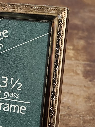 Vintage Bi-Fold Picture Frame 2.5" x 3.5" Gold Toned Metal Brass Table Decorel - Picture 5 of 6