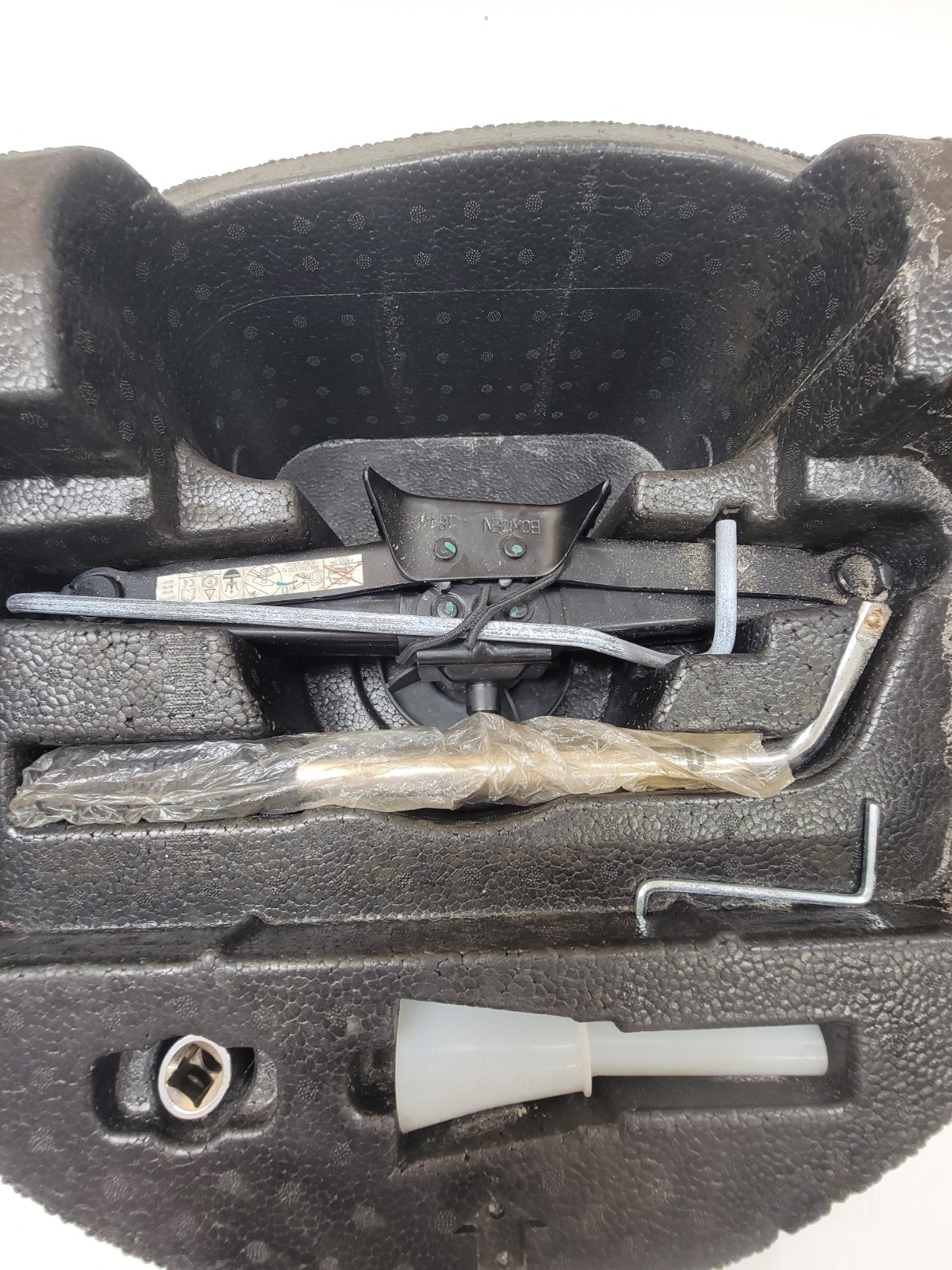 14 - 24 Maserati Quattroporte M156 Ghibli Emergency Spare Tire Jack Tool Kit OEM