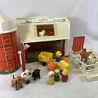 Vintage 1970's Fisher Price Play Family Farm barn Little People play set #915