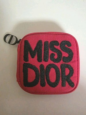 DIOR Miss Dior Hot Pink Case/Pouch + 4 Miss Dior Perfume Discovery Sample Set