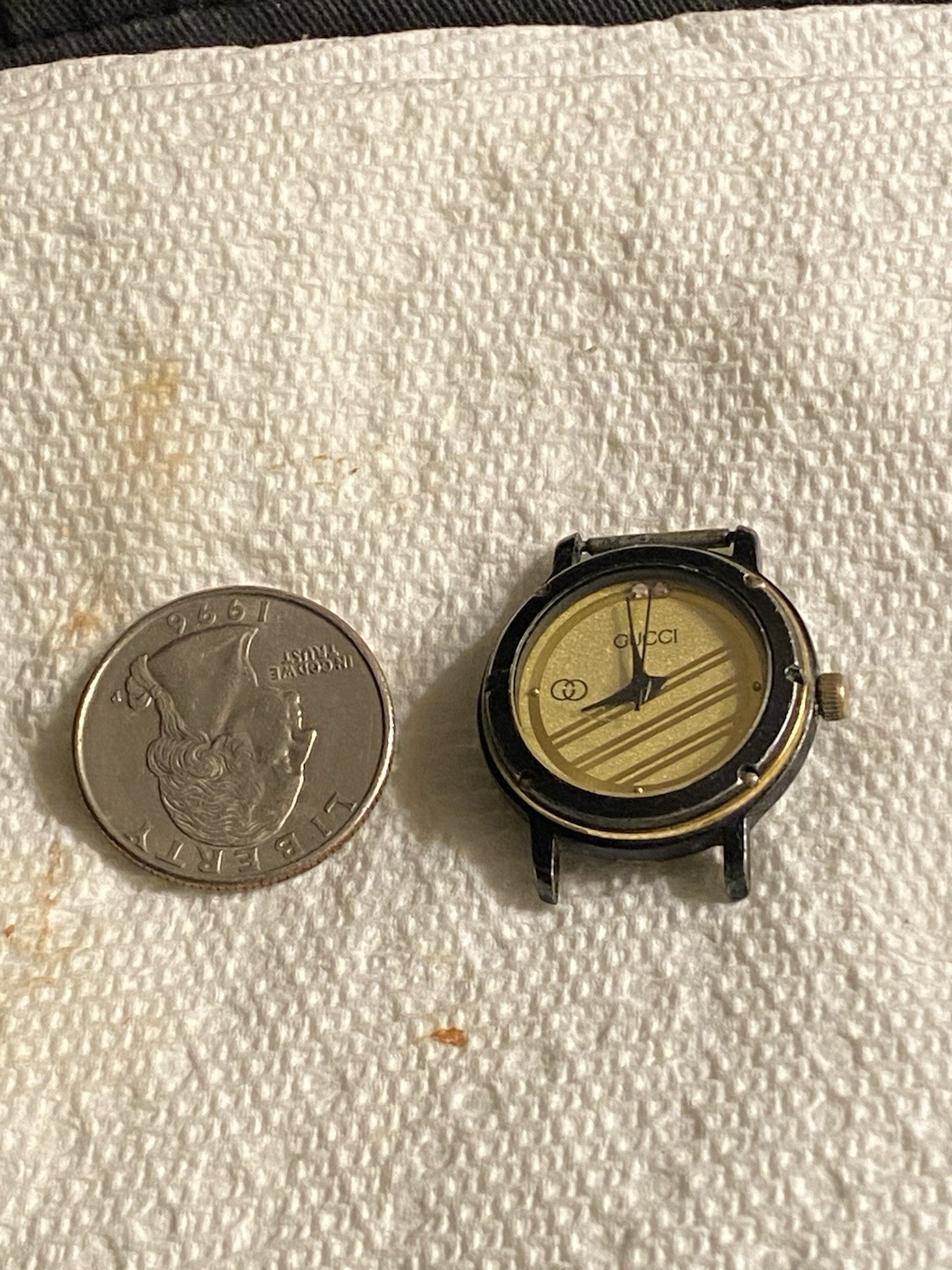 Vintage GUCCI Women's Watch GG Logo Gold & Black Untested For Parts-image