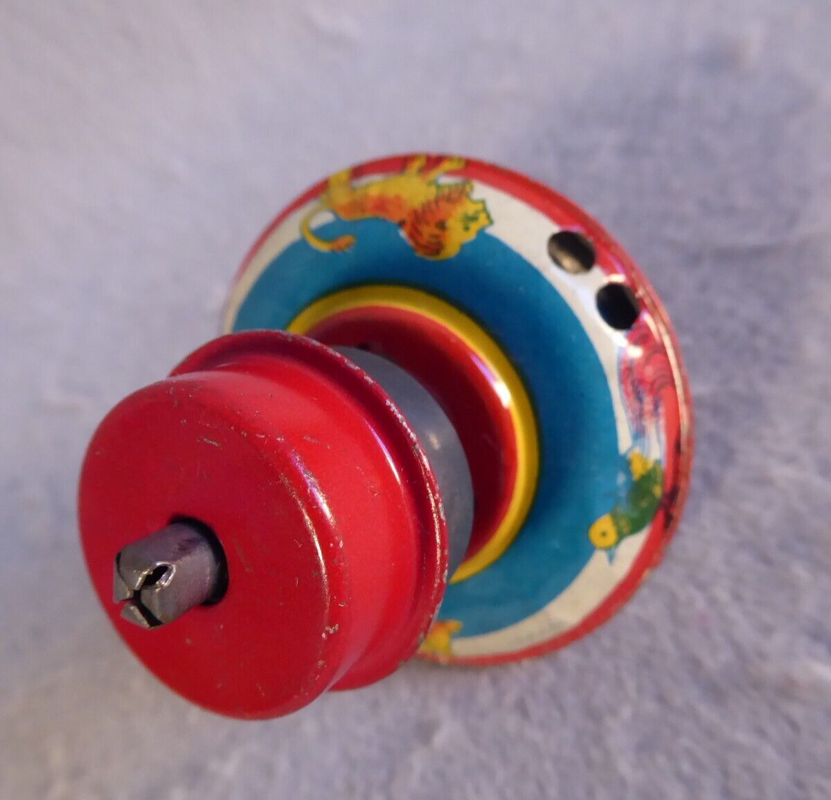 Spinning Tin Top Toy Japan with Winder Lion Bird Deer 1950’s 2