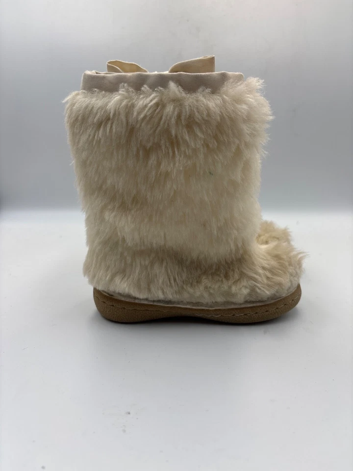 Botas con lazo de piel sintética Baby Gap, talla 6 niño pequeño Foto 2 de 4