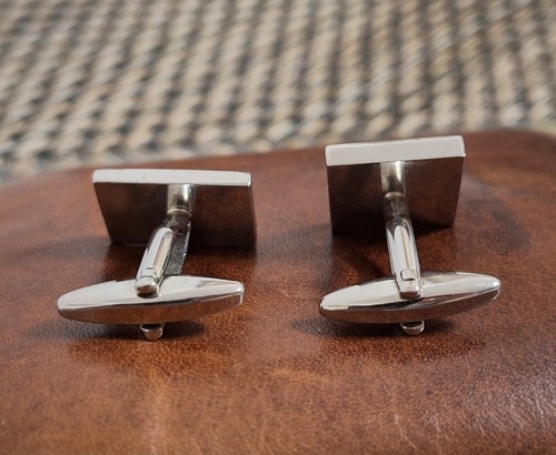 Vintage!🔥 SILVER TONE, SOLAR PANEL & BLUE CRYSTAL Cufflinks ~Pre Owned - 第 2/2 張圖片