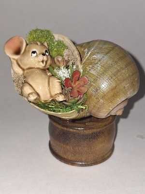  Ceramic Mouse 4, Greenery & Succulents in Shell on Stand, Handcrafted Diorama 