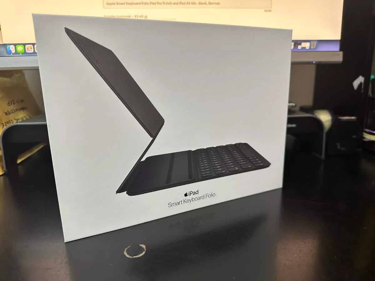 Apple Smart Keyboard Folio iPad Pro 11-inch and iPad Air 4th