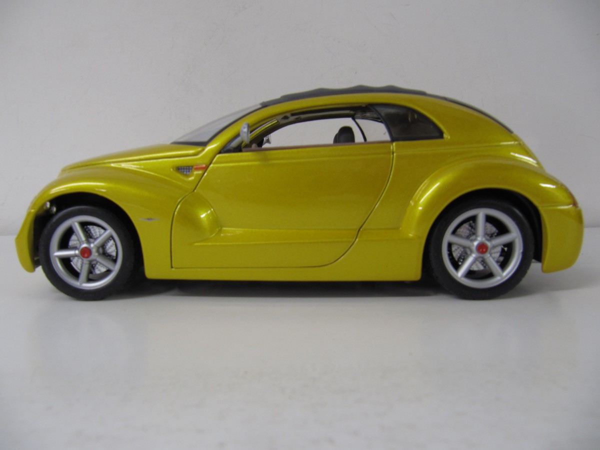 Maisto Chrysler Pronto Cruizer 1:18 Scale | eBay