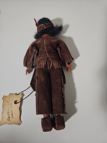 VINTAGE DOLL NATIVE AMERICAN DOLL -INDIAN GIRL - CHEROKEE MADE MARY LAMBERT - Picture 2 of 4