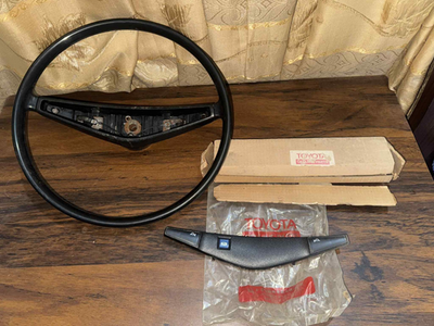 希少　カローラ　KE20　ステアリング Toyota Corolla KE10 KE20 New Old Stock Steering Wheel with Horn