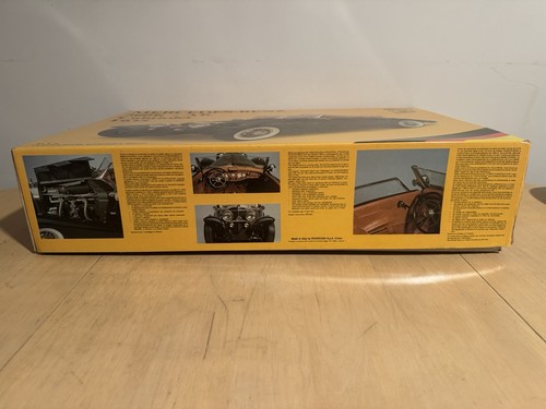 Mercedes Benz 500K AK Cabriolet 1935 1:8 Pocher Model Kit - Picture 3 of 24