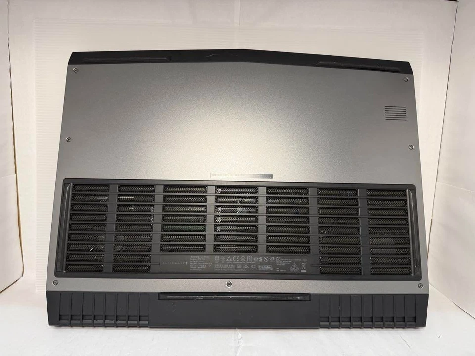 Dell Alienware 17 R4 Gaming Laptop /Core i7/16GB/512GB/GTX1070 Used Tested - Image 2 of 4