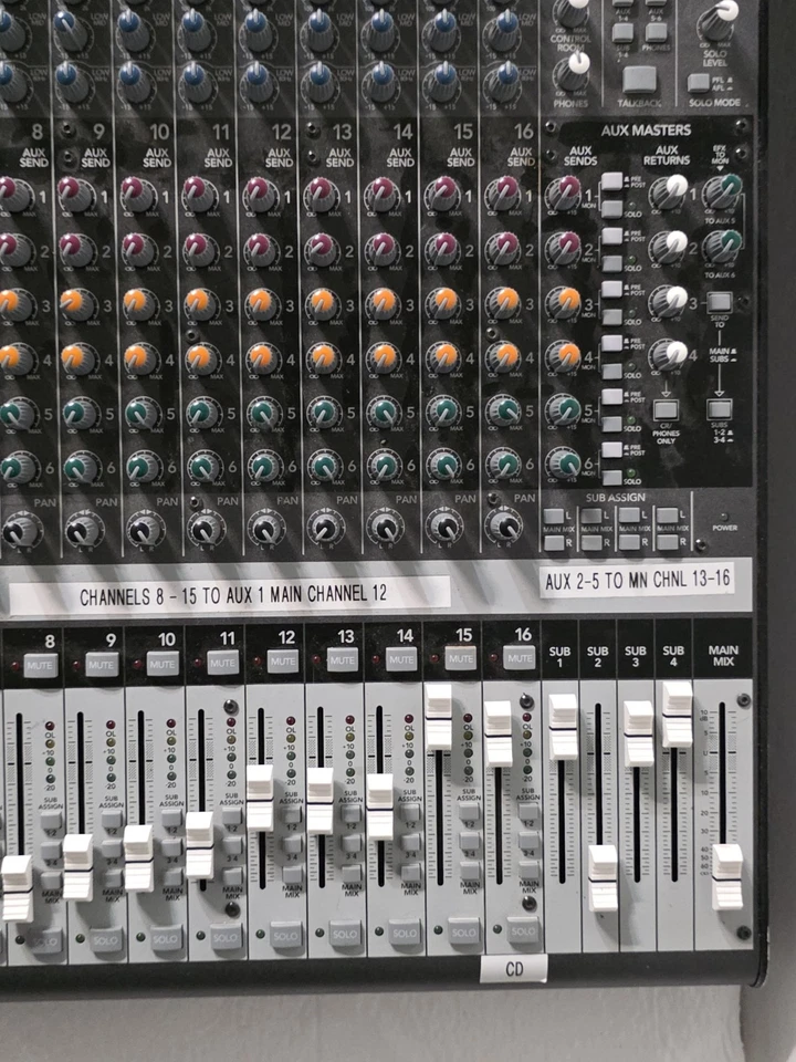 Consola mezcladora mezcladora mezcladora de grabación de 16 canales Mackie ONYX 1640 Foto 4 de 4