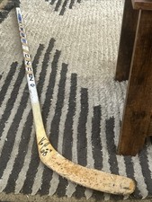 Keith Carney Chicago Blackhawks Signed Canadien 6001 Game Used Stick