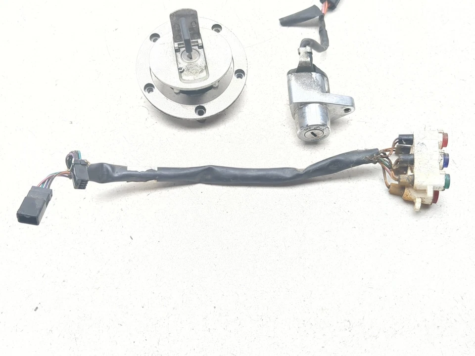 04-12 Victory Kingpin Lock Set Ignition Switch Cap Key Indicator harness - Image 4 of 4