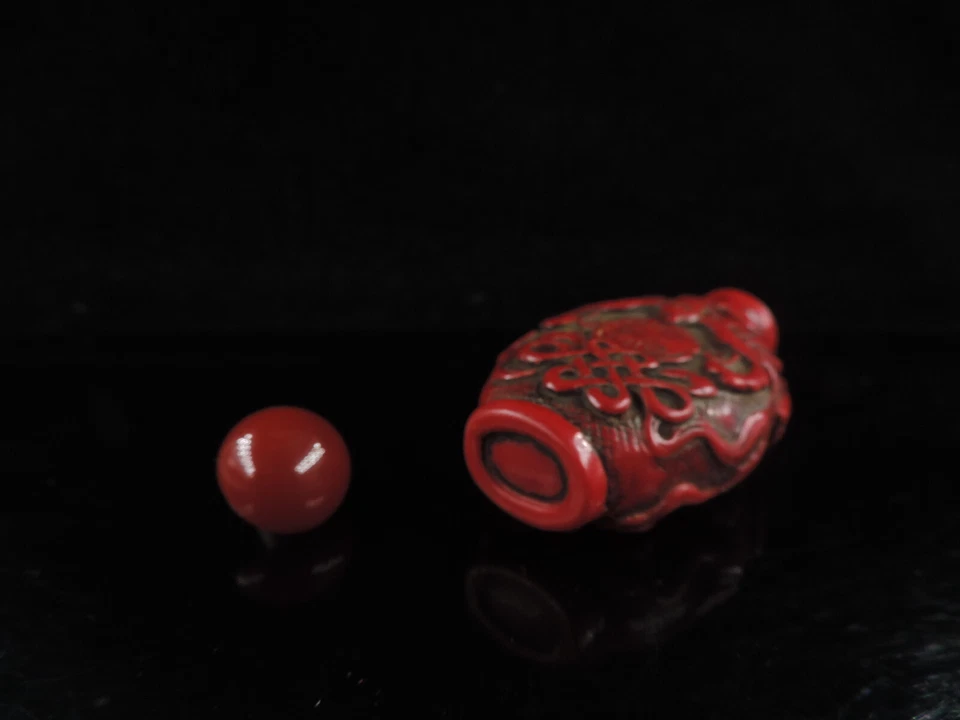 "Китайская старая вырезанная вручную красная фигурка табакерка ""钟馗""" - Изображение 4 из 4