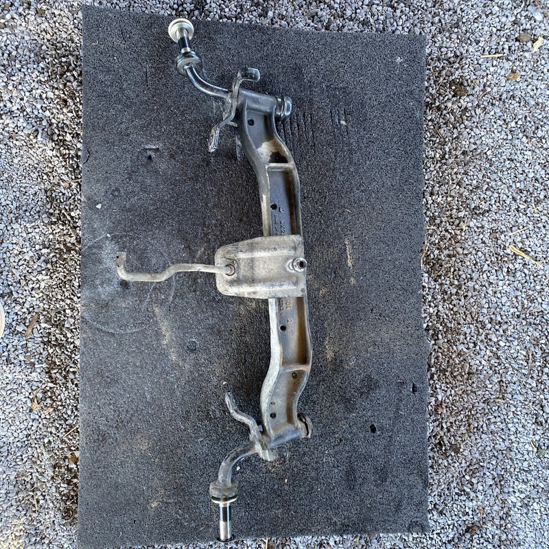 OEM John Deere L130 Cast Iron Front Axle & Spindles GX21080 L110 L111 L100 L120