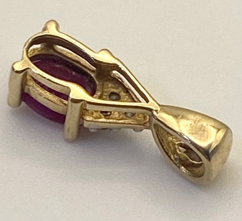 Ciondolo oro giallo 10 kt rubino taglio ovale diamante bianco 0,79 grammi - Foto 3 di 6