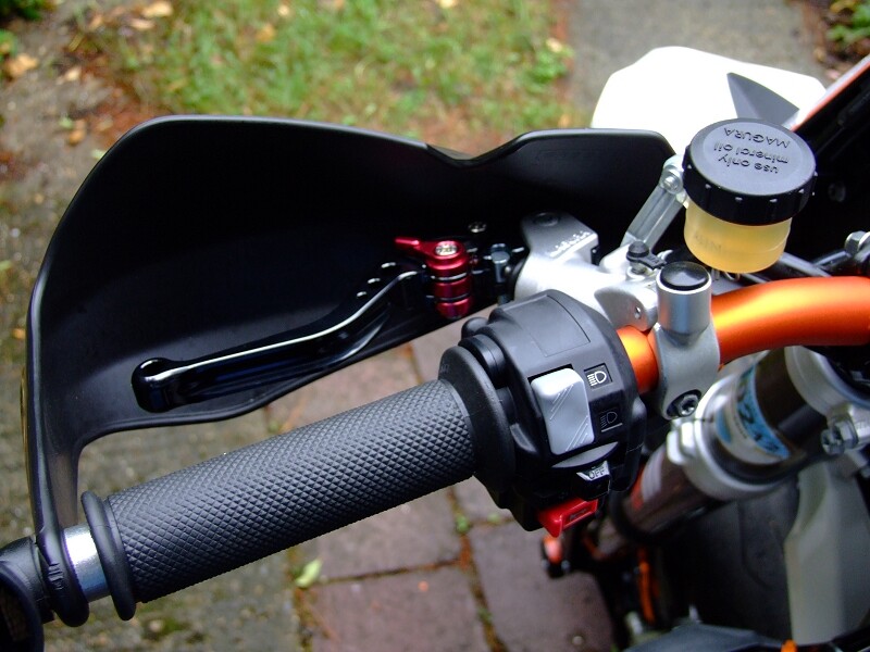 Leviers frein et embrayage KTM 690 Duke pour pilotage urbain et route