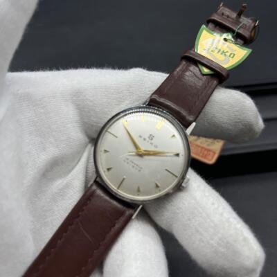 Seiko Unique 14034 Vintage Silver Gold Round Manual Winding Mens