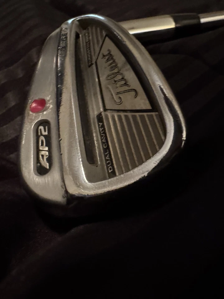 "Muy bonita cuña de lanzamiento Titleist AP2 710, doble cavidad, acero de tungsteno, 37""" Foto 4 de 4