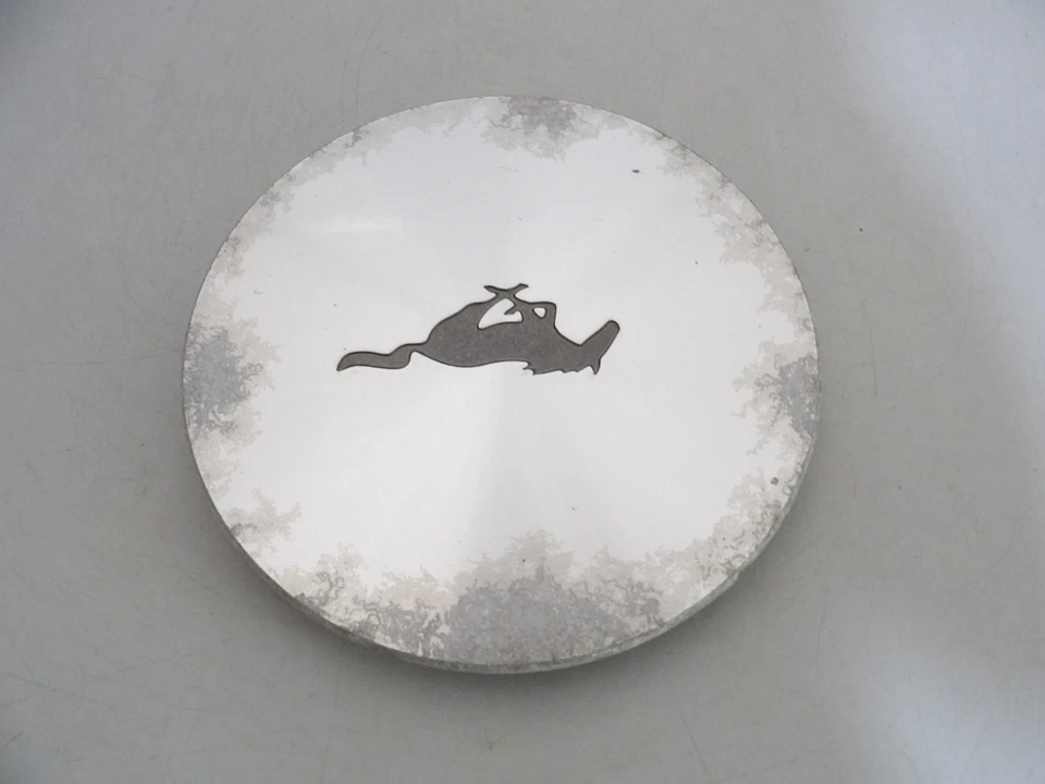 Ford Mustang 1996 1997 1998 tapa central OEM F7ZC-1A096-AA Foto 4 de 4