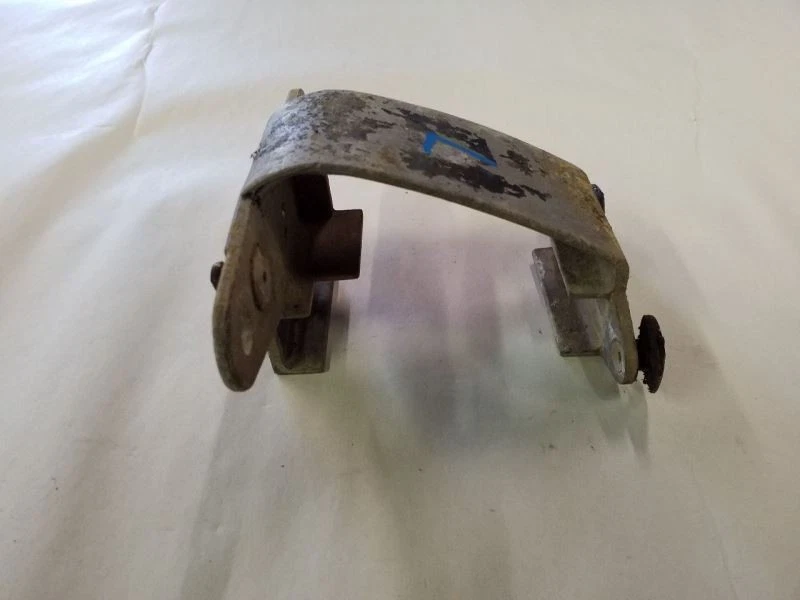 Soporte de parachoques trasero izquierdo | Se adapta a Mercedes Benz 300SDL 560SEL 1986-1991 Foto 4 de 4