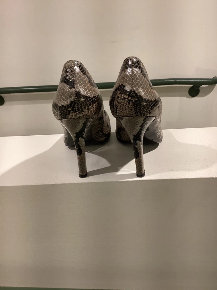 J. Renee Catrice Black Brown Python Print Peep Toe High Heel Pumps 9.5 M - Image 4 of 4