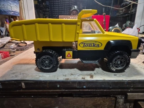 Vintage 2001 Tonka 13.5" Mighty Dump Truck Pressed Steel Unused