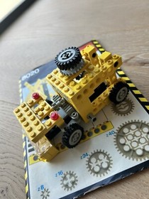 Lego 8020, Technic: Universal Building Set, 99% Complete w/ Instructions, No Box