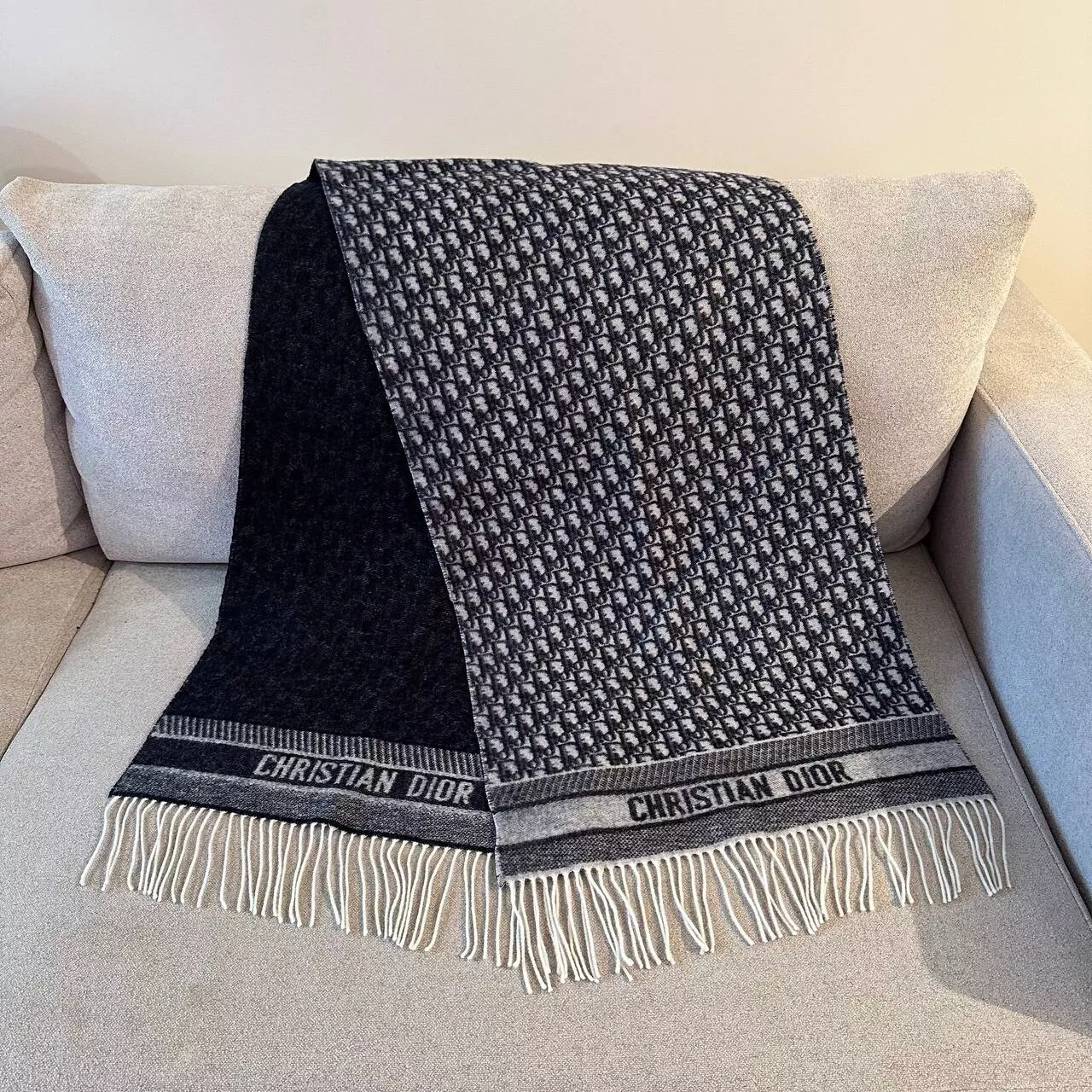 Foulard Dior en cachemire bleu marine 17,5 x 71 pouces