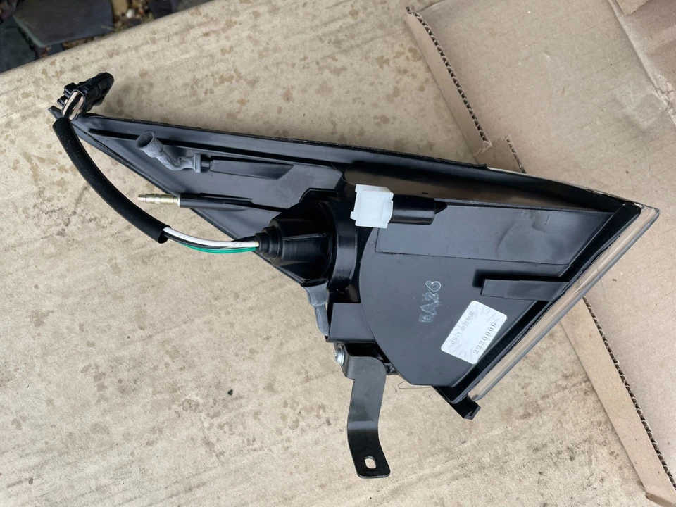 Right Front Light for Ssangyong Musso 8330205100x - Image 3 of 4