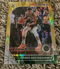 2019-20 NBA Hoops Premium Stock Giannis Antetokounmpo  GOLD FLASH PRIZM 6/10 SSP