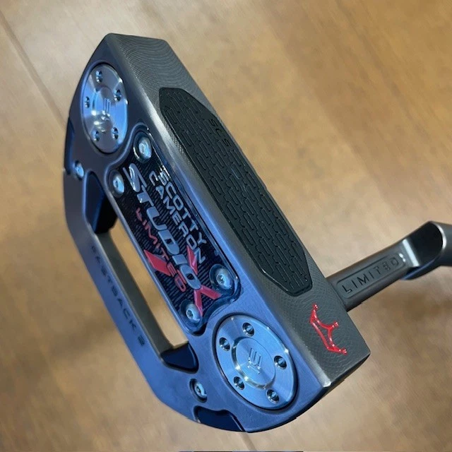Brand New !! SCOTTY CAMERON 2025 STUDIO XPERIMENTAL FASTBACK 2 PUTTER 34 inch - Image 2 of 4