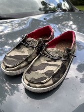 Hey Dude youth Wendy Funk shoes in a camo print Sz Y2-L3