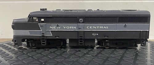 Locomotora diésel central de Nueva York escala Ho ROCO motor 1049 | Condition: Used