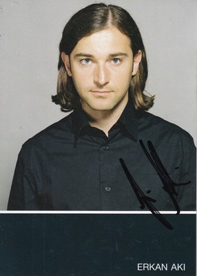 Autograph - Erkan Aki